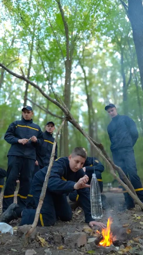 На відповідних локаціях курсові офіцери провели з вихованцями різноманітні активності, серед яких: рухливі ігри з м'ячем, перетягування канату між командами, страйкбольний тир, естафетні забави та ін.