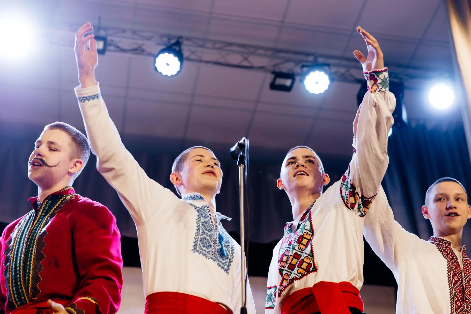 На честь Різдва провели у нашому ліцеї Конкурс різдвяних колядок з головною ведучою - Тіною Кароль