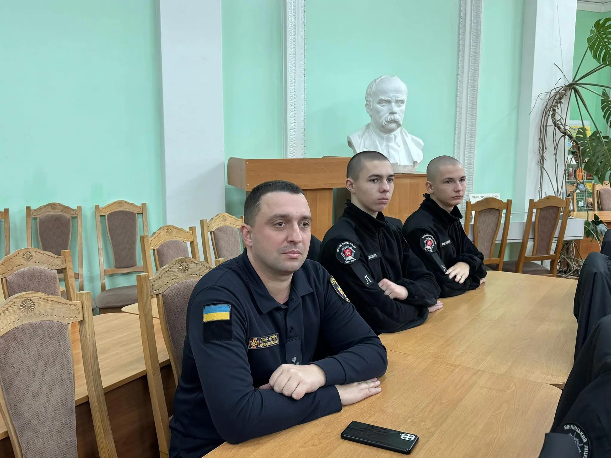 Днями у Вінницькій обласній універсальній науковій бібліотеці імені В. Отамановського відбулося підписання Меморандуму про співпрацю та взаємодію у галузі культури та мистецтв між нашим ліцеєм та закладами культури та мистецтв обласного підпорядкування