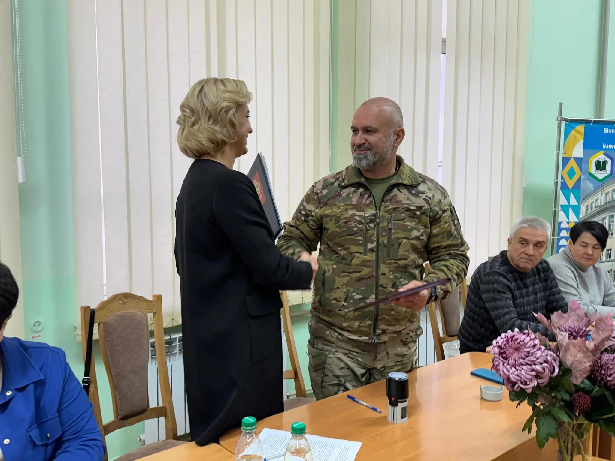 Днями у Вінницькій обласній універсальній науковій бібліотеці імені В. Отамановського відбулося підписання Меморандуму про співпрацю та взаємодію у галузі культури та мистецтв між нашим ліцеєм та закладами культури та мистецтв обласного підпорядкування