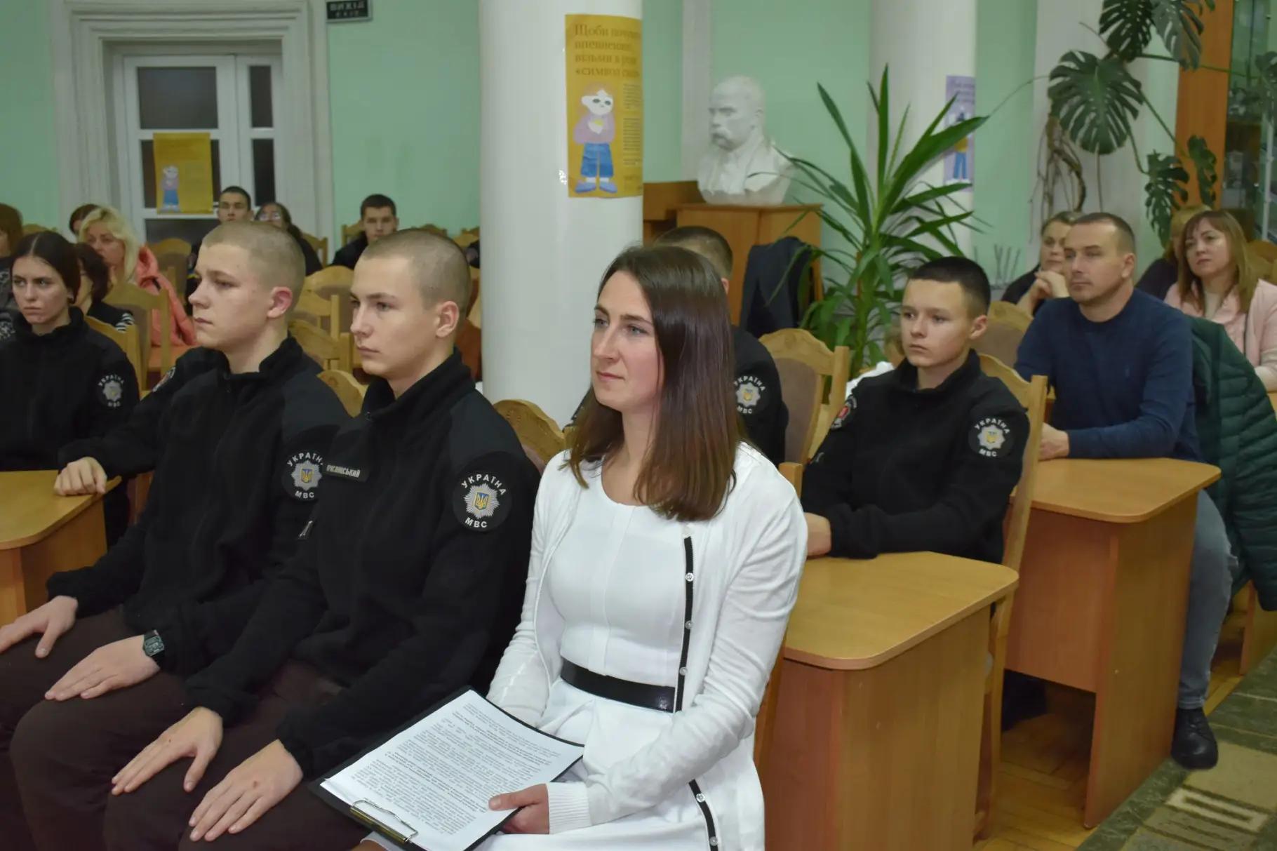 Напередодні Дня Гідності та Свободи, що відзначається в Україні 21 листопада, у відділі документів із гуманітарних, технічних та природничих наук відбувся інформаційно-просвітницький захід