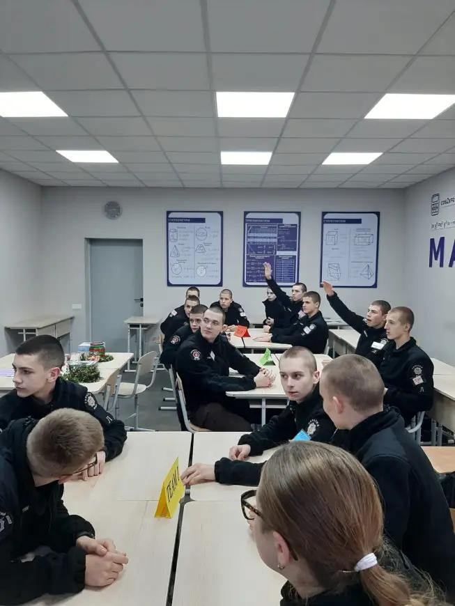 Who Knows English Better