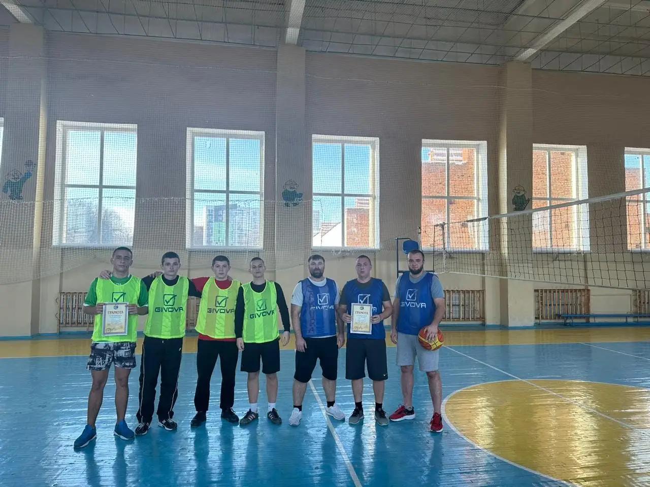 Продовжуємо загартовувати спортивний дух ліцеїстів, долучаючи їх до різних спортивних гуртків та змагань.