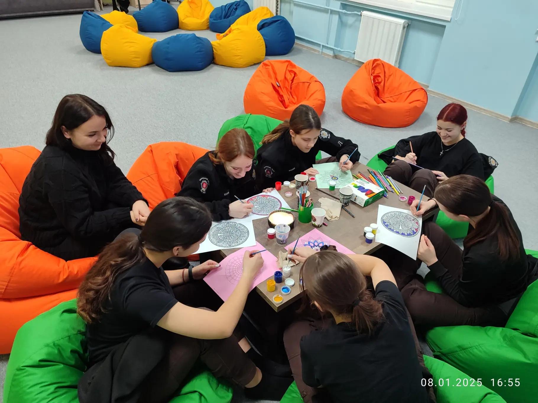 Практичний психолог Діана Рекало провела арт-терапевтичне заняття