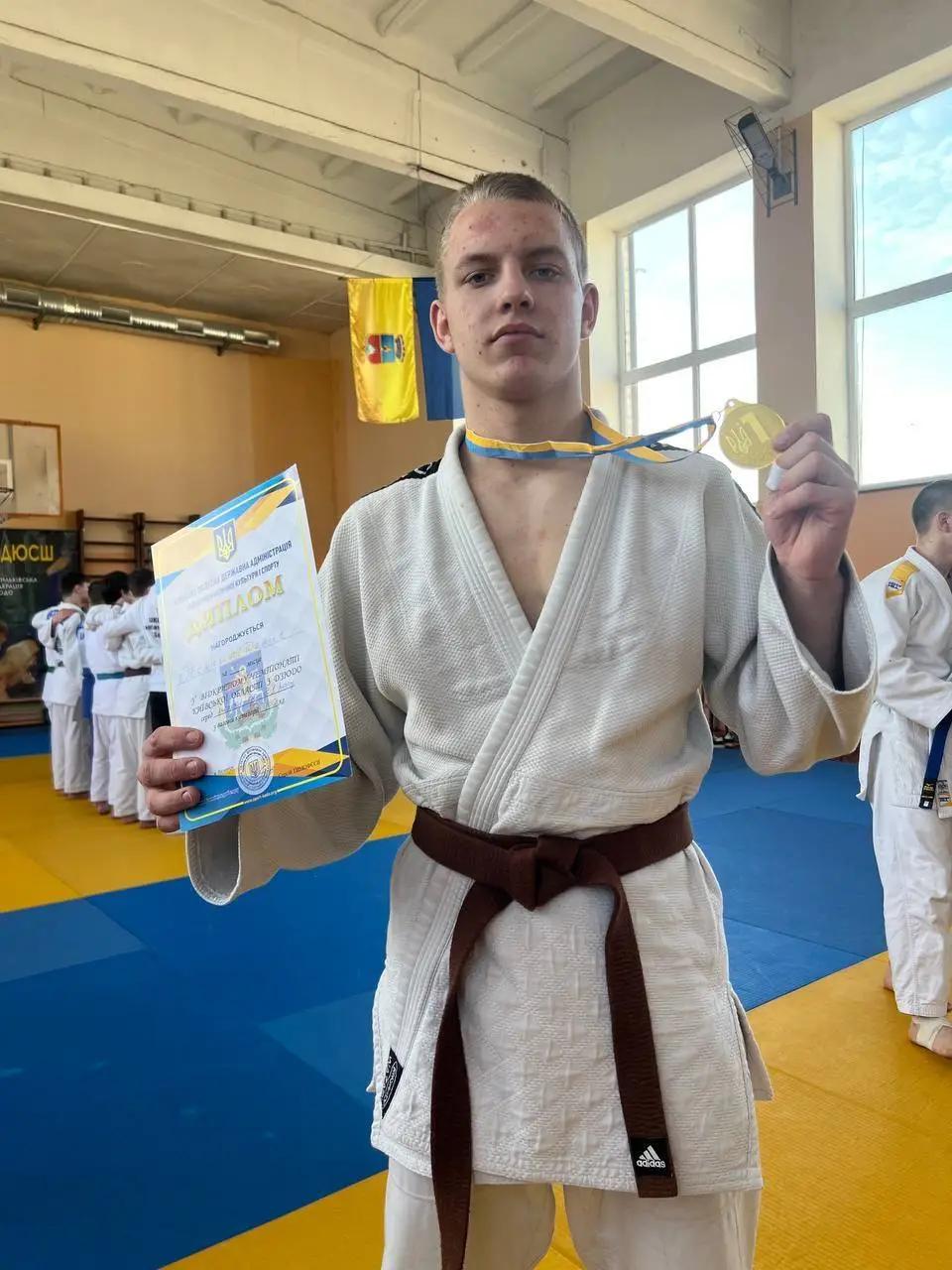 Овсяник Денис з нагородами