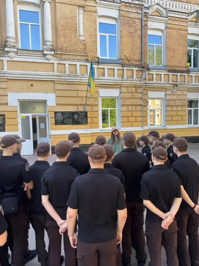 Ліцеїсти під час уроку-реконструкції, присвяченого подіям Другої світової війни у Вінниці