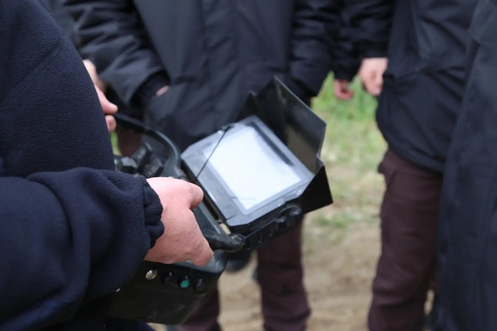 Інструктори ВПУ ЛДУ БЖД демонструють машини механізованого розмінування під час заняття для ліцеїстів Вінницького ліцею МВС