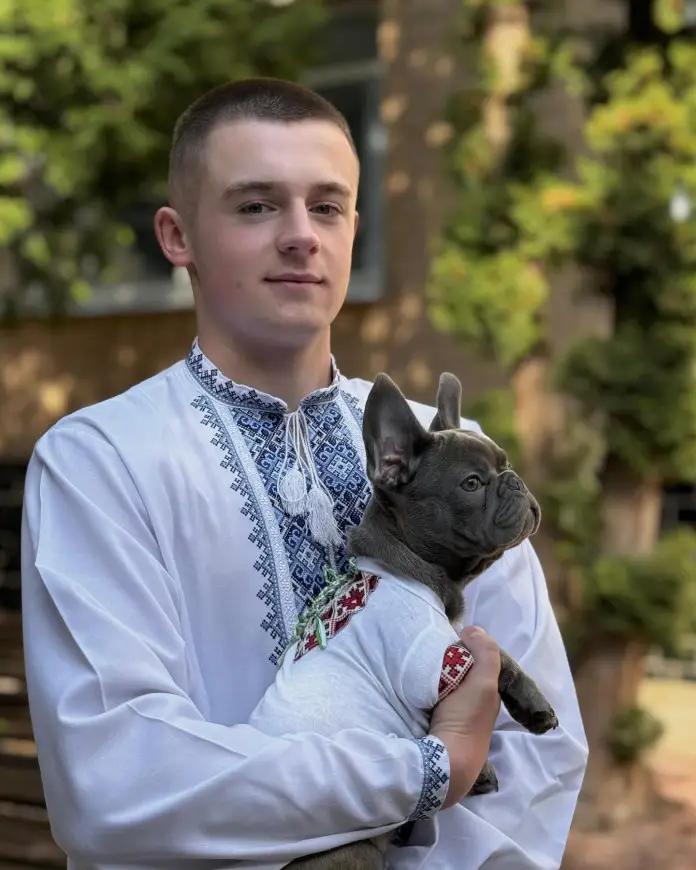 Ліцеїсти у вишиванках святкують День вишиванки у Вінницькому ліцеї безпекового спрямування