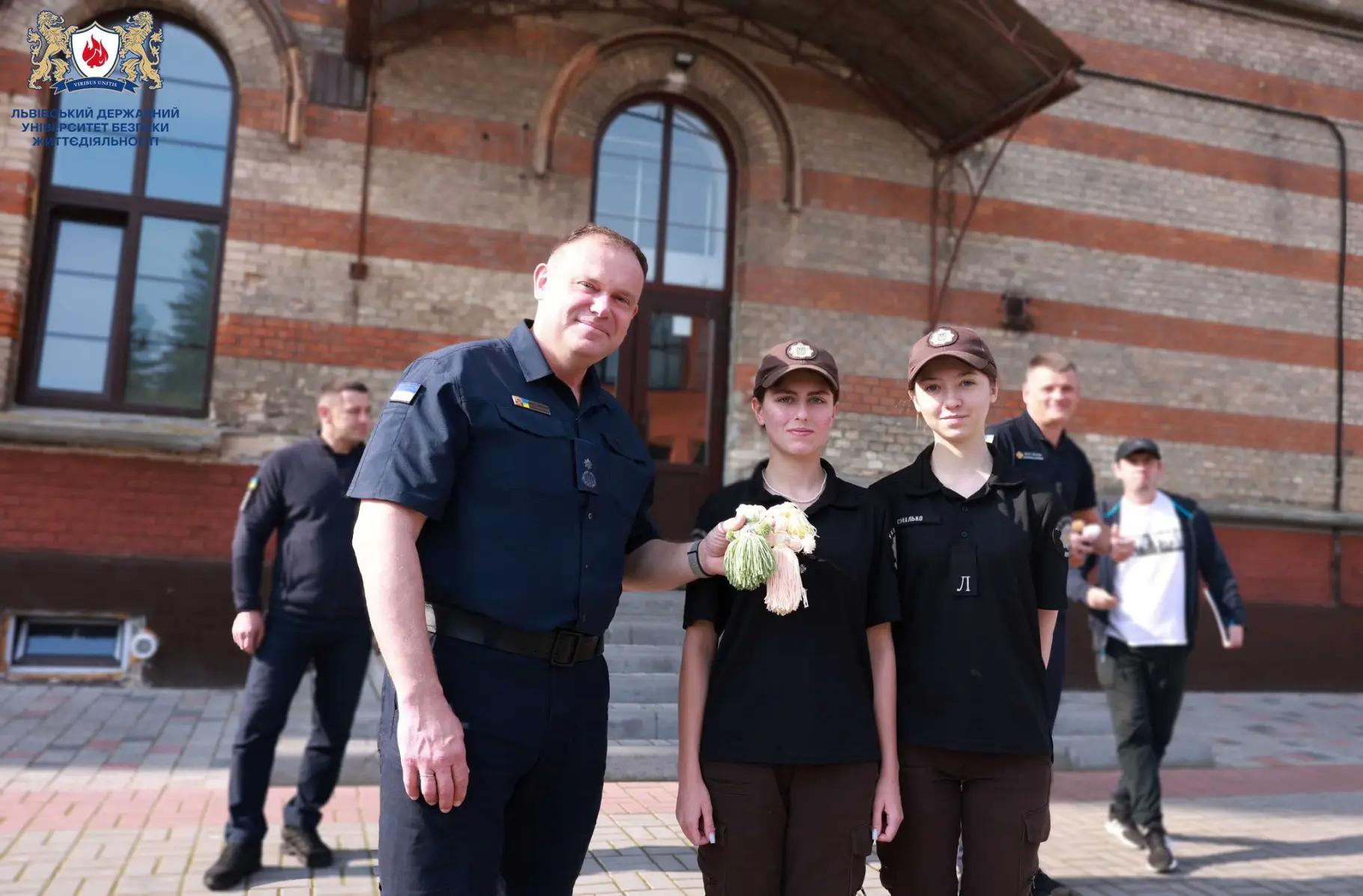Вихованці Вінницького ліцею МВС під час екскурсії навчальними комплексами Львівського державного університету безпеки життєдіяльності
