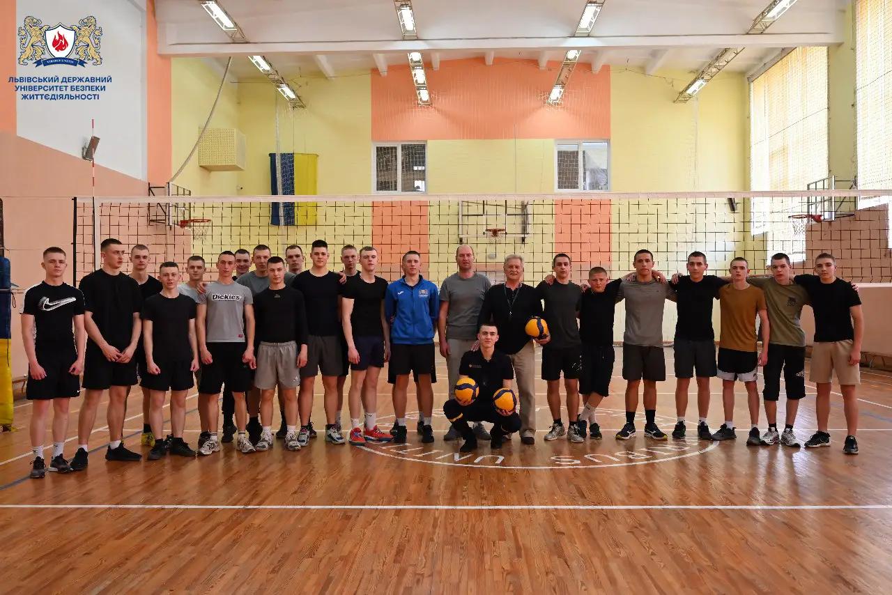 Вихованці Вінницького ліцею МВС під час екскурсії навчальними комплексами Львівського державного університету безпеки життєдіяльності