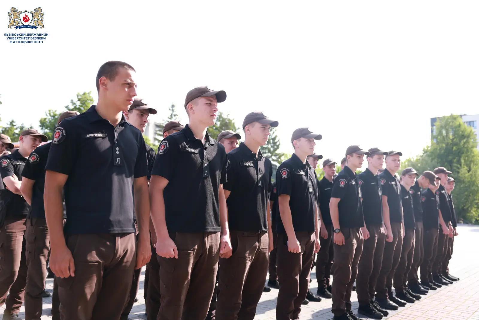 Вихованці Вінницького ліцею МВС під час екскурсії навчальними комплексами Львівського державного університету безпеки життєдіяльності